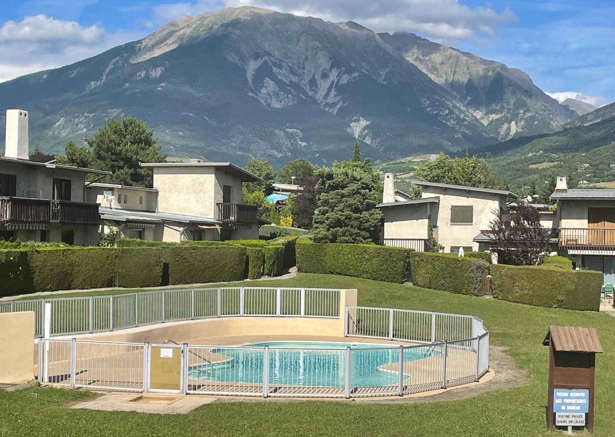 Maison Tres Agreable Avec Exterieurs, Bien Situee Au Plan D'Eau Embrun Eksteriør bilde