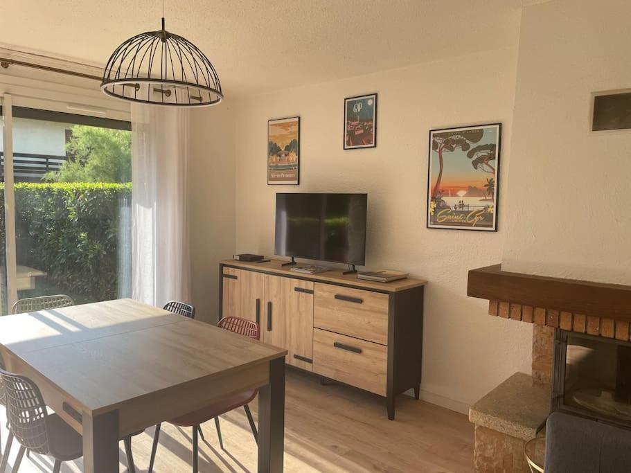 Maison Tres Agreable Avec Exterieurs, Bien Situee Au Plan D'Eau Embrun Eksteriør bilde