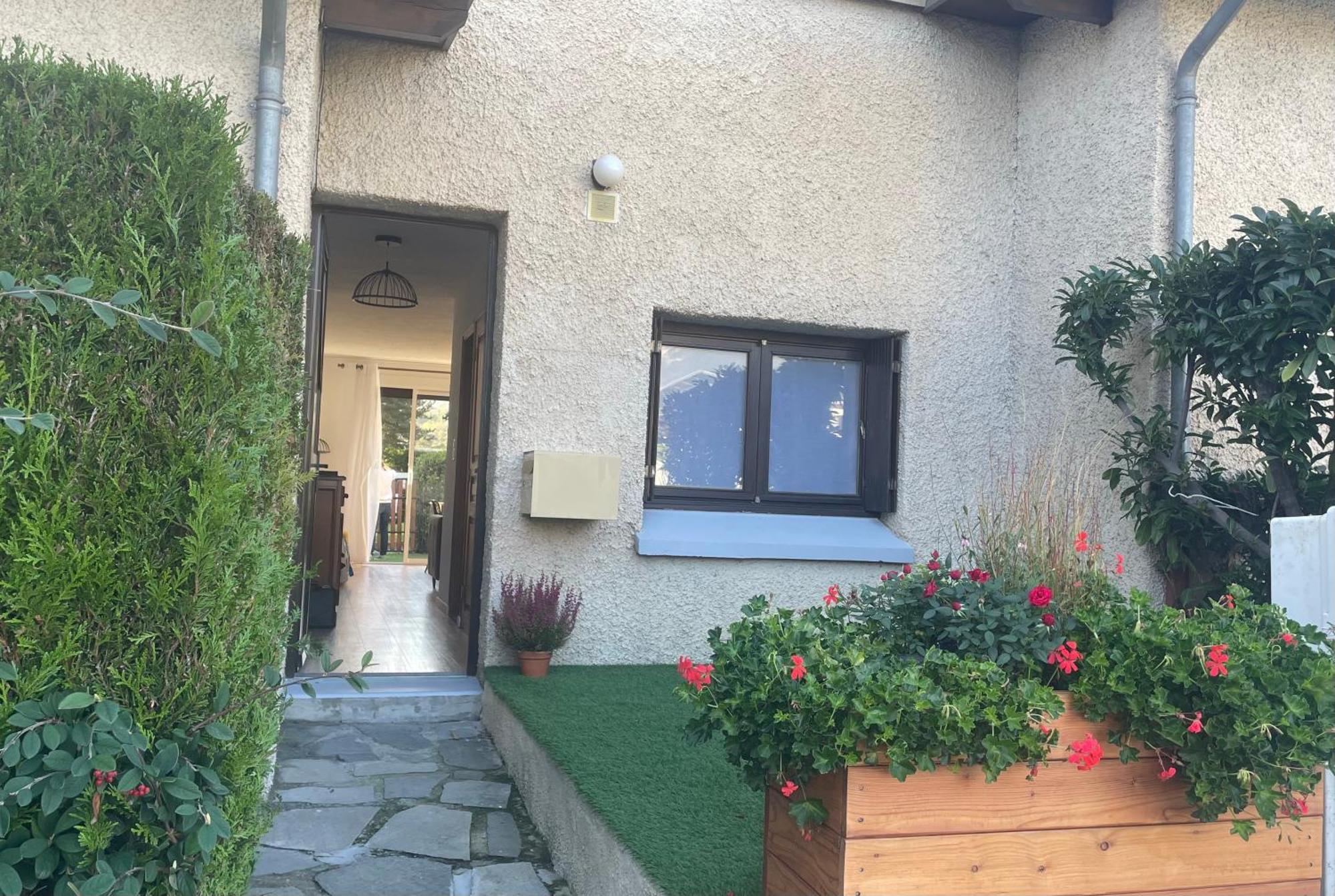Maison Tres Agreable Avec Exterieurs, Bien Situee Au Plan D'Eau Embrun Eksteriør bilde